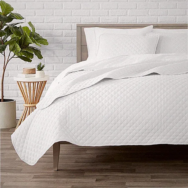 Lightweight White Coverlet Set - All-Season Twin/Twin XL Bedspread