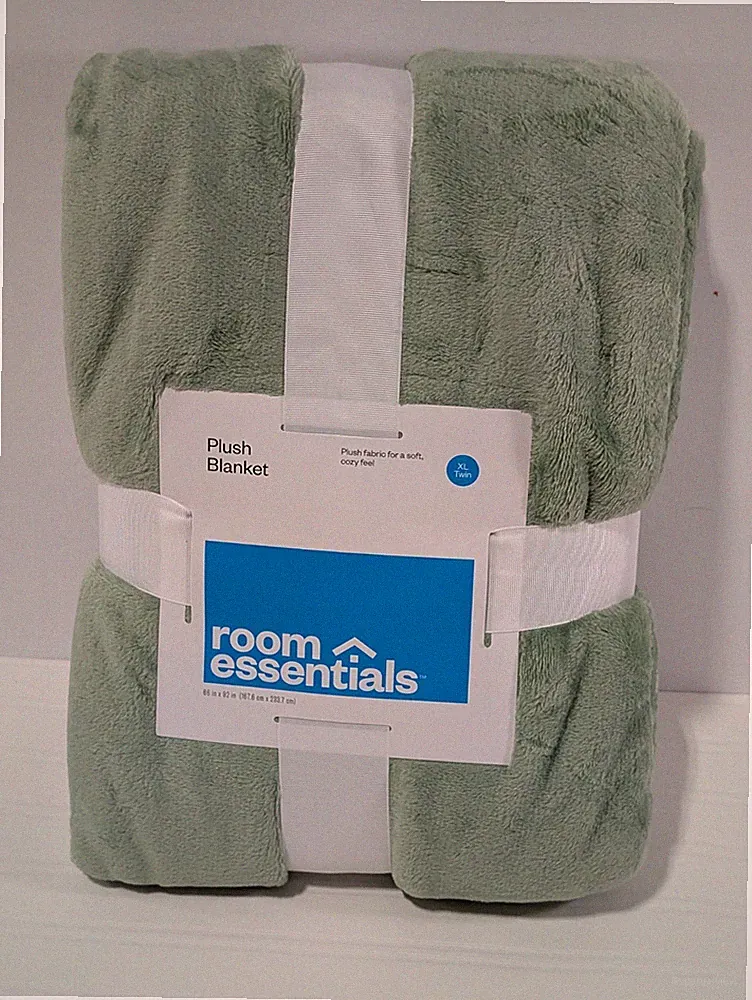 Room Essentials Plush Throw Blanket Twin XL Sage Green Midweight Cozy & Soft